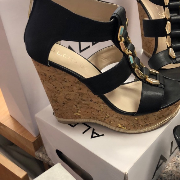 2 Pair Aldo Heels - Picture 2 of 6